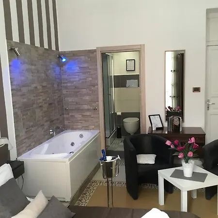 Bed and breakfast Alba 4*